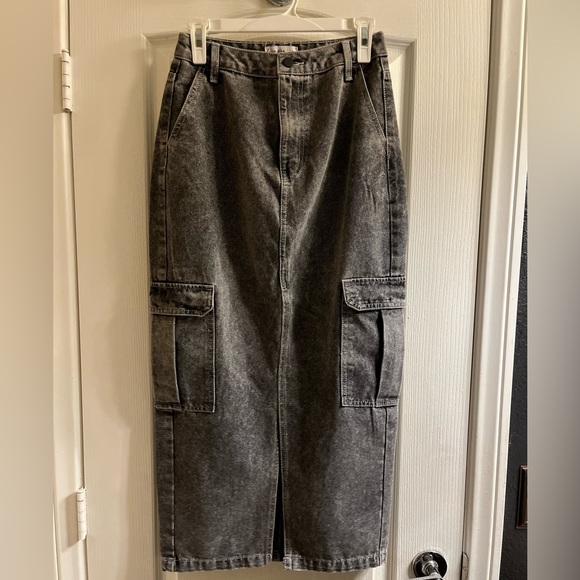 Love Fire Cargo midi Skirt - Picture 2 of 8